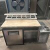 Mesa fría de 1 puerta 110v