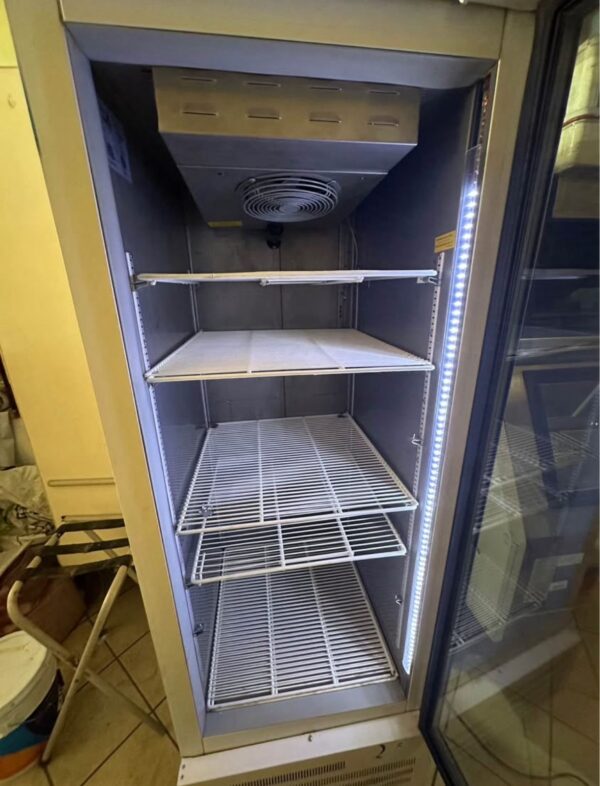 Imagen de WhatsApp 2025-05-28 a las 10.53.39_ef37a2a9 Congelador de 1 puerta, con iluminación interna Fargor
